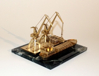 подарок для иностранца в русском стиле. подарок иностранцу. оригинальные изделия из дерева. уникальные сувениры. деревянные изделия подарочные.