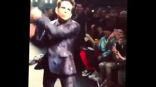 Fashion Week Paris Derek Zoolander took phone , Valentino show