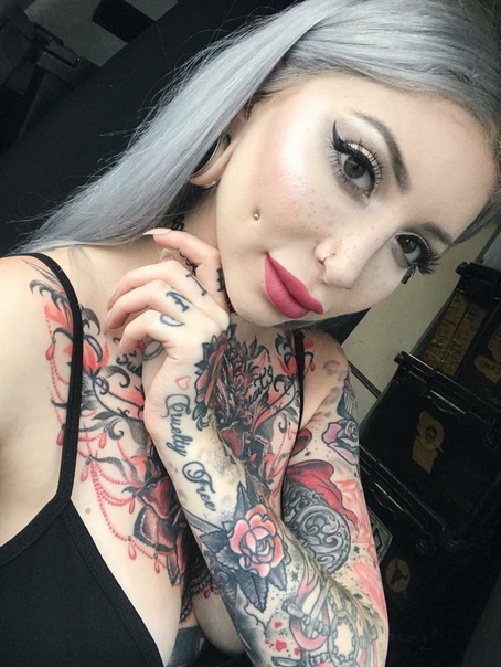 Vintage piercing tattoo girlfriend