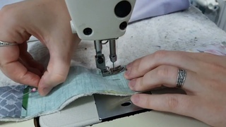 Салфетка на стол из узких полос. Лоскут в дело. Пэчворк, лоскутное шитье.