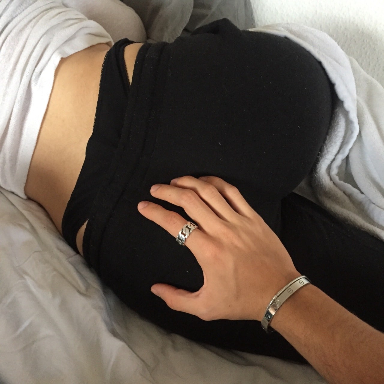 Пошлые фото. Эстетика пошлости. Пошлости в кровати без лиц. Пошлость без лица. Горячие парочки без лица. Пошлые фото. Эстетика пошлости. Пошлости в кровати без лиц. Пошлость без лица. Горячие парочки без лица.